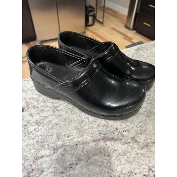 Dansko Shiny Black Clogs Slip‎ On Mules - Size 43W - Picture 1 of 5